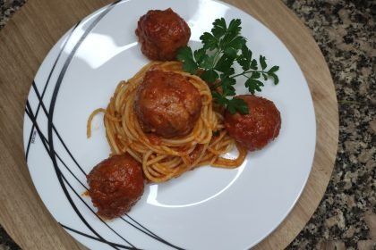 Espaguetis con bolitas de carne
