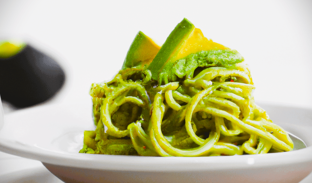 Espaguetis con pesto de aguacate