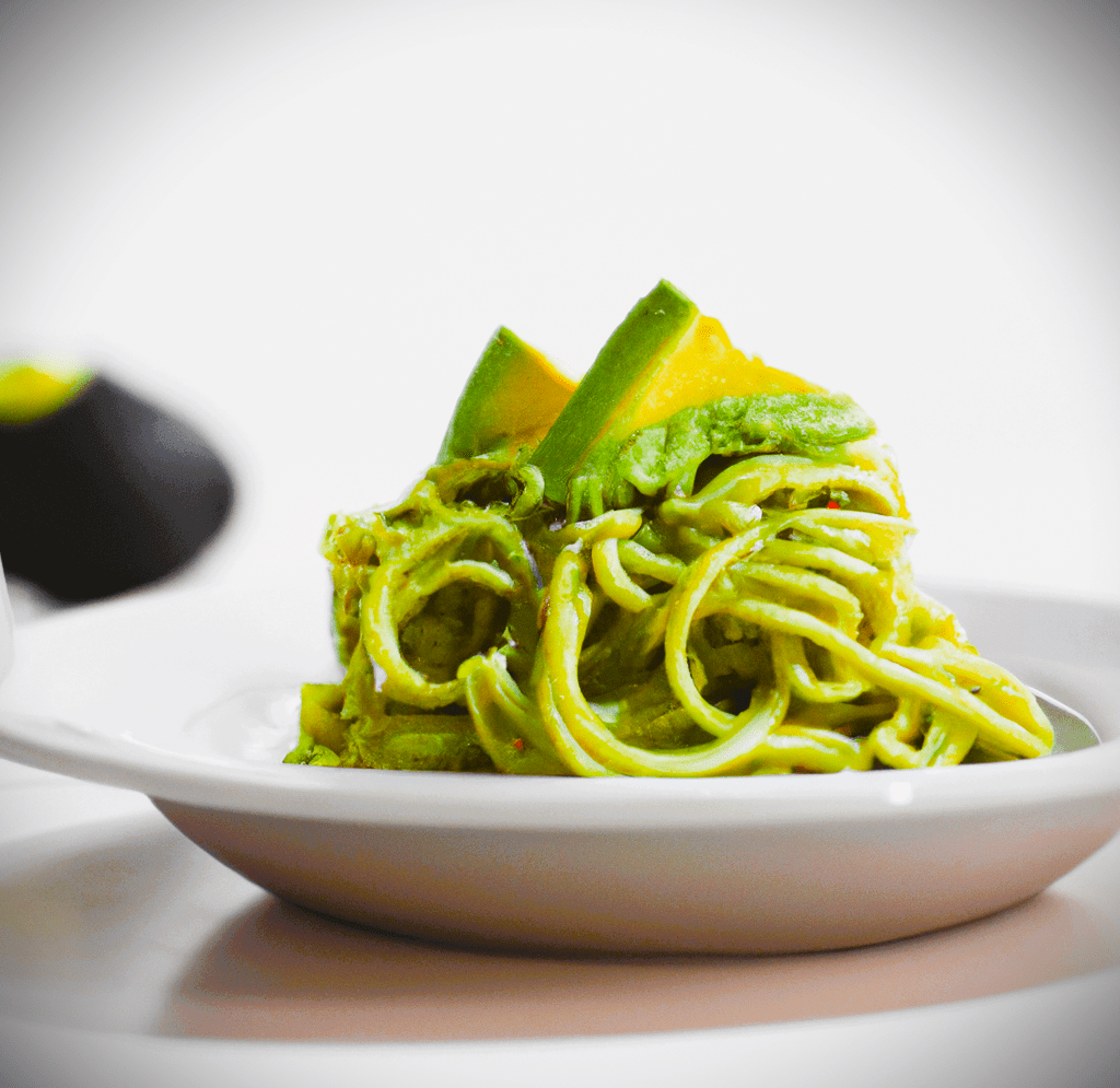 Espaguetis con pesto de aguacate